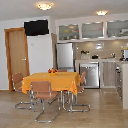 Andrija * Vrbnik (Primorje-Gorski Kotar)